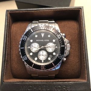 Michael Kors MK8256 Men’s Watch Silver